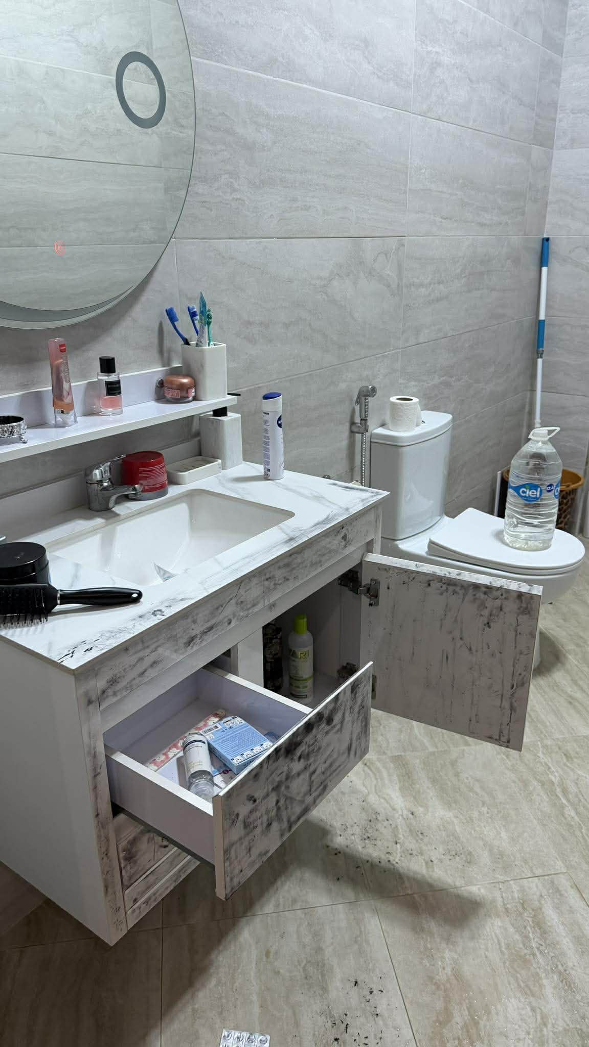 توقيف ثلاثيني من ذوي السوابق بعد سرقات استهدفت منازل الجالية بحي عاريض توقيف ثلاثيني من ذوي السوابق بعد سرقات استهدفت منازل الجالية بحي عاريض