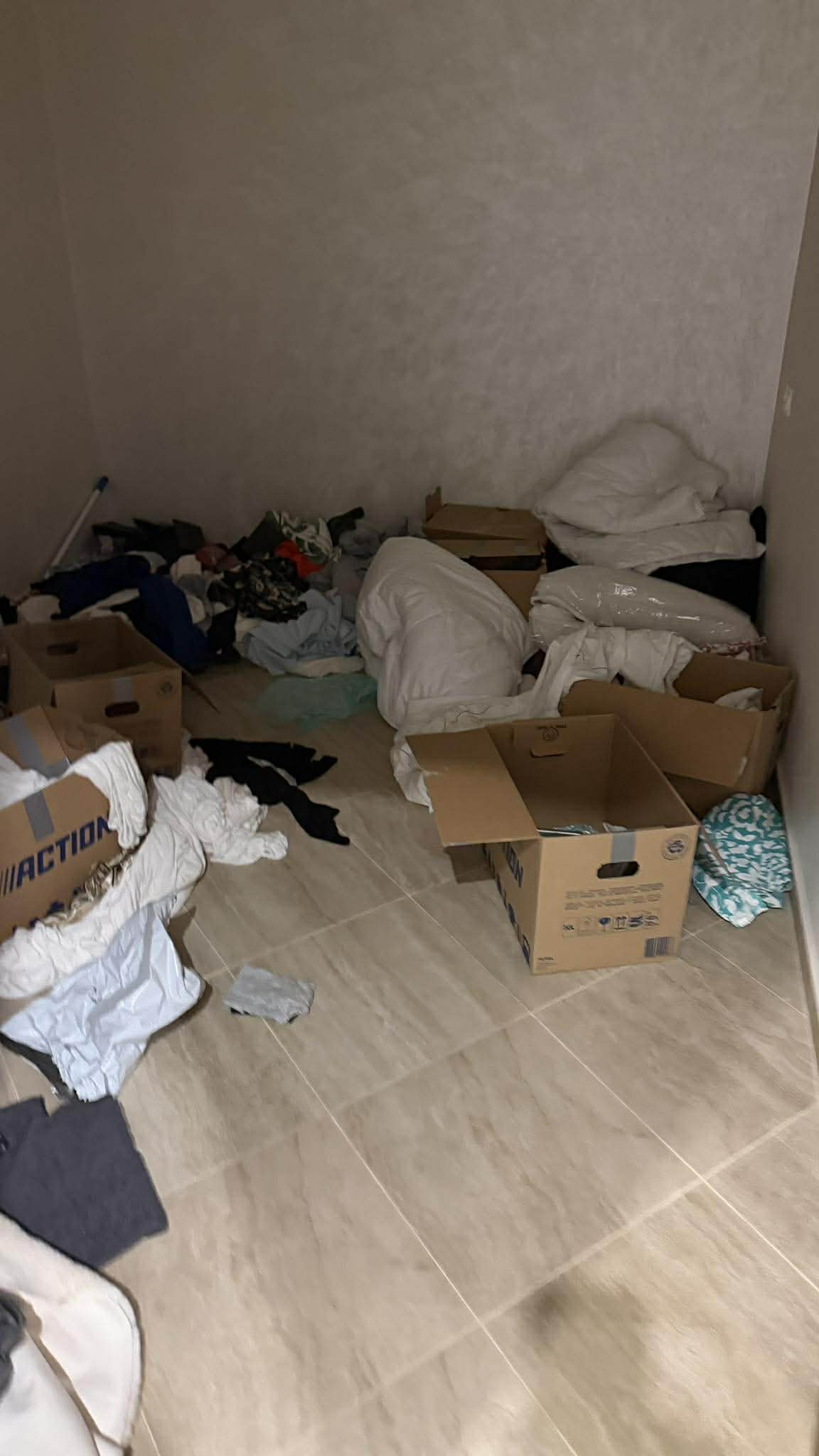 توقيف ثلاثيني من ذوي السوابق بعد سرقات استهدفت منازل الجالية بحي عاريض توقيف ثلاثيني من ذوي السوابق بعد سرقات استهدفت منازل الجالية بحي عاريض