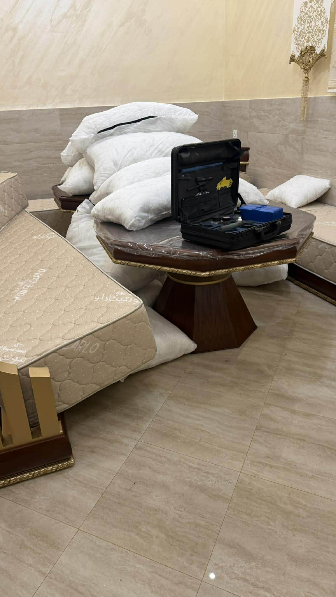 توقيف ثلاثيني من ذوي السوابق بعد سرقات استهدفت منازل الجالية بحي عاريض توقيف ثلاثيني من ذوي السوابق بعد سرقات استهدفت منازل الجالية بحي عاريض